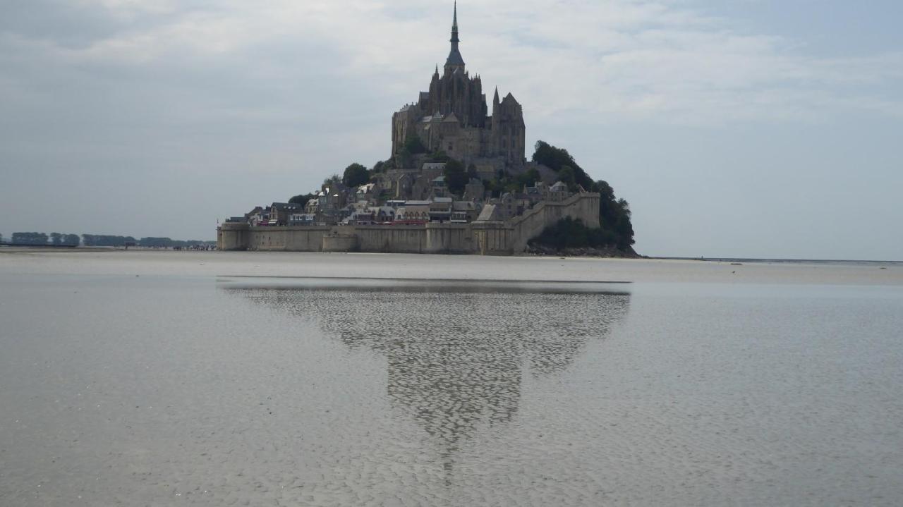 Maison D'Hotes De Charme La Rose De Ducey Pres Du Mont Saint Michel Luaran gambar